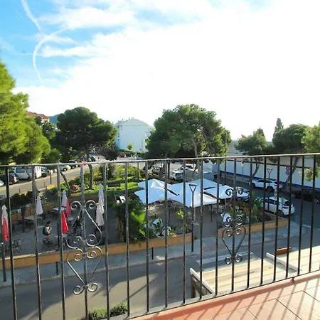 Apartment Quiet In Center Steps From